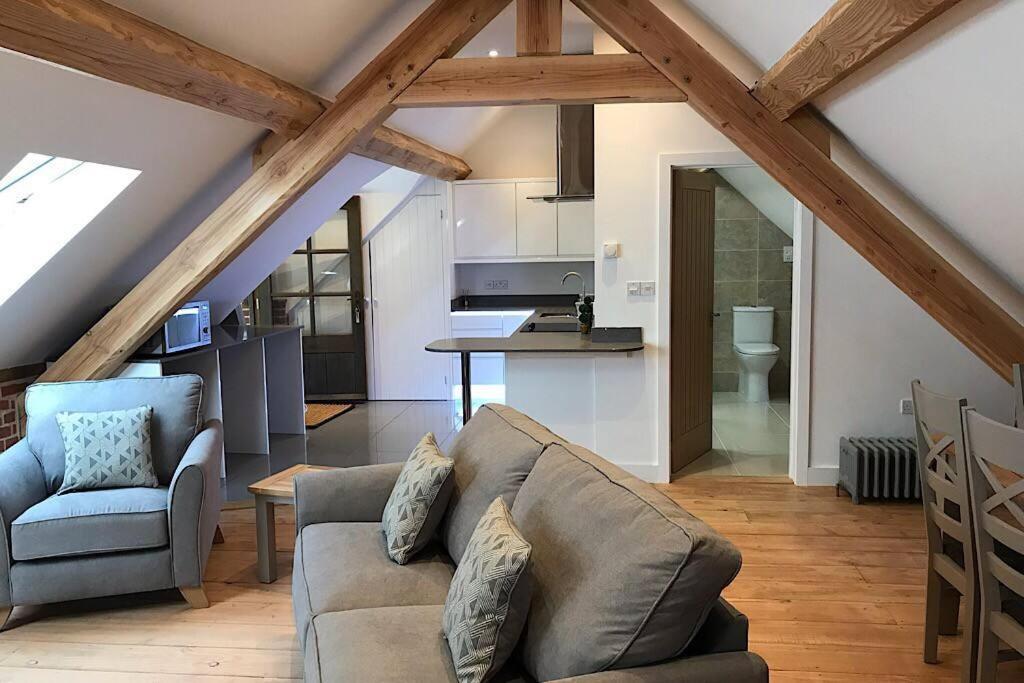 Beautiful Rural Apt, Walking Distance To Three Choirs Vineyard/Brassiere Gloucestershire Apartment Newent Exterior photo